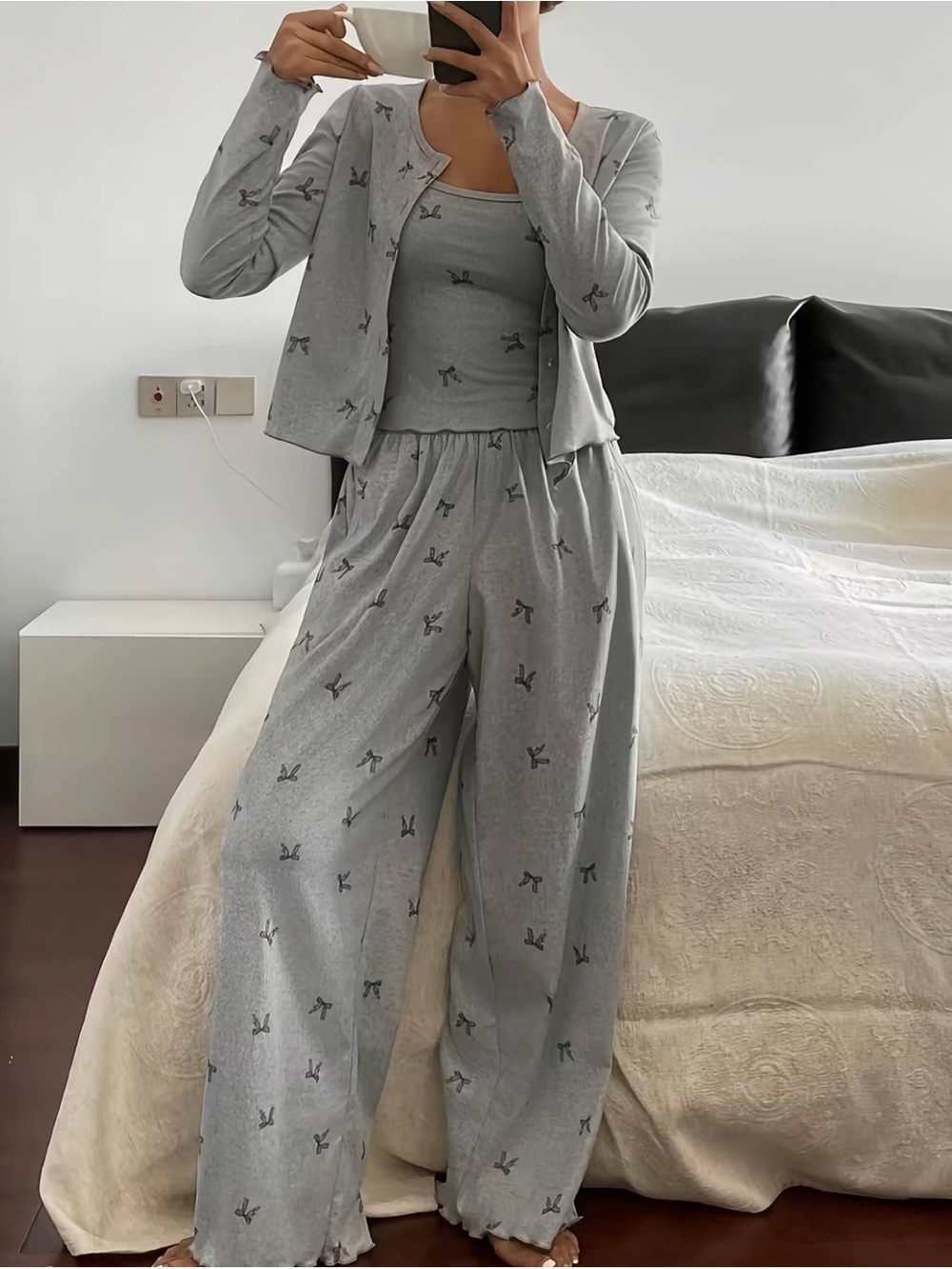 3-Piece Grey Bow-Print Loungewear Set - Cardigan, Cami & Wide-Leg Pants New - Picture 6 of 7